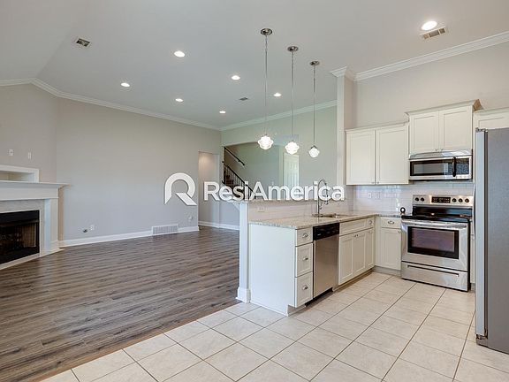 2nd image of 4956 Matthew Dr