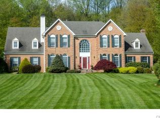 275 Rolling Hills Dr, Fairfield, CT 06824