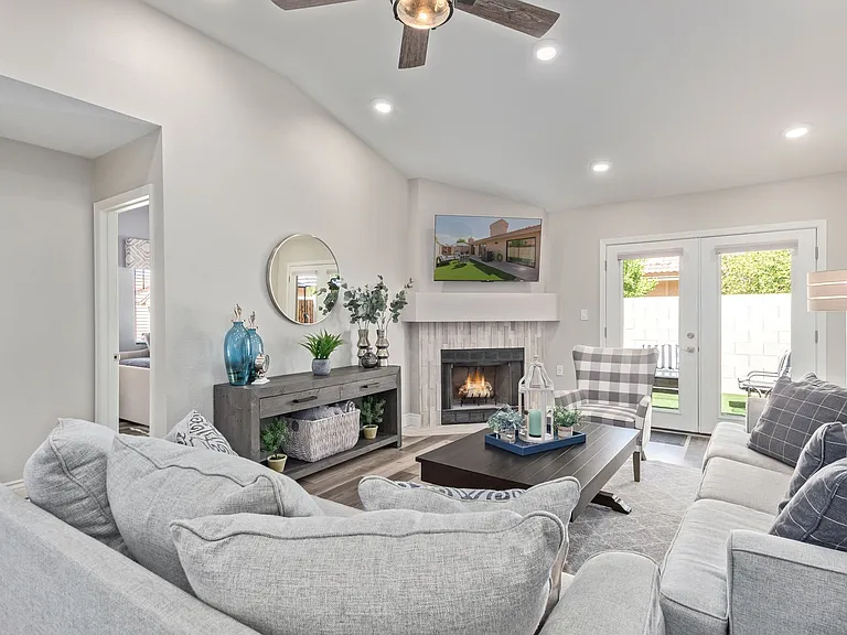 945 N Pasadena St #125 — Photo 9