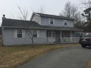 118 Center Dr, Blakeslee, PA 18610