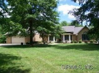 526 Coventry Rd, Troy, IL 62294