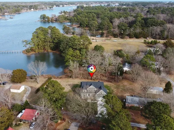 308 Robs Rd, Yorktown, VA 23692