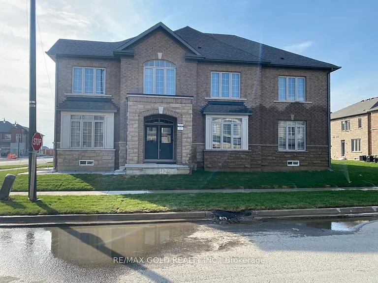537 Veterans Dr — Photo 4