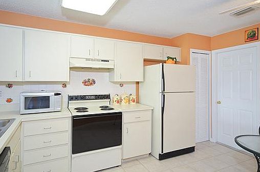 4th image of 720 Earls Ct