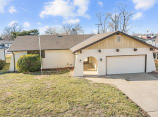 730 Moundview Ave, Salina, KS 67401