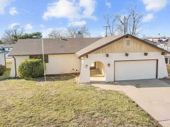 730 Moundview Ave, Salina, KS 67401