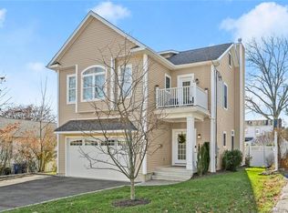 135 Crane St, Fairfield, CT 06825