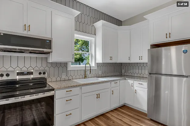 2 bed, 650 sqft, $1,975 — Photo 2
