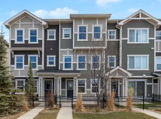 140 E Sundown Rd, Cochrane, AB T4C2M5
