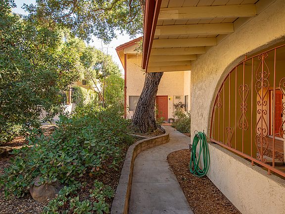2nd image of 416 S Ventura St #A/b
