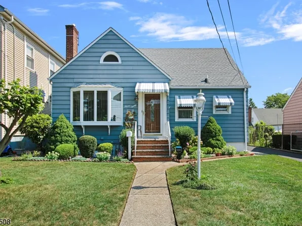 720 Erudo St, Linden City, NJ 07036
