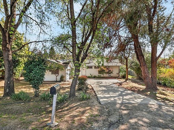 2nd image of 4532 Crestridge Rd