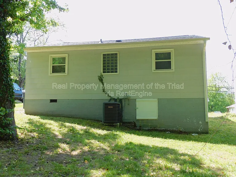 909 Tuscaloosa St — Photo 14