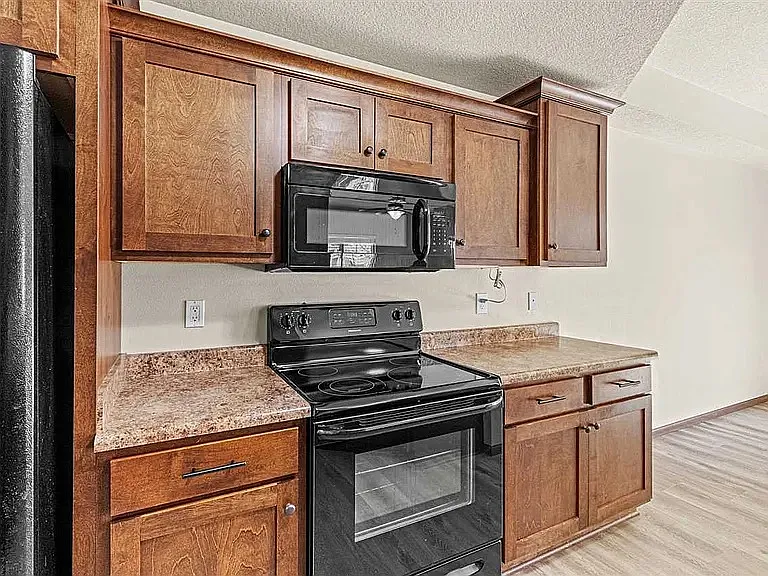 1538 Burr Dr — Photo 8