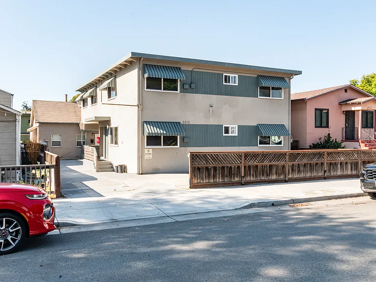 2312 Bonar St #A — Photo 43