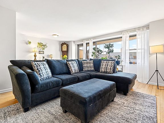3rd image of 2500 Johnson Ave APT 8k
