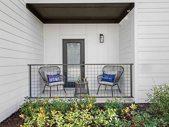 5th image of 1110 Yukon Ave #201