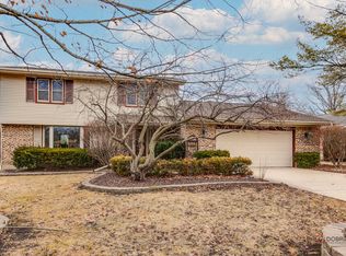 15150 W Clover Ln, Libertyville, IL