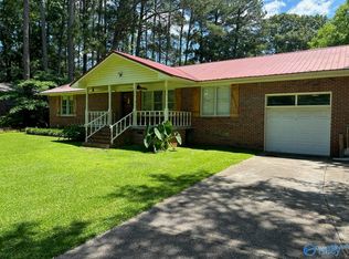 212 Riverside Dr, East Gadsden, AL 35903