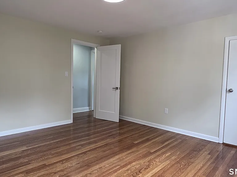 782 Center St — Photo 25