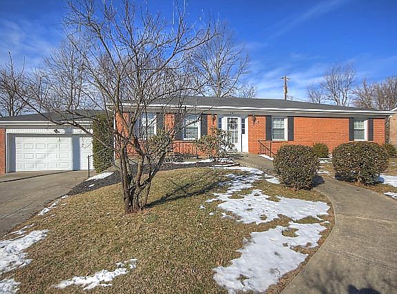 3rd image of 402 Martin Dr