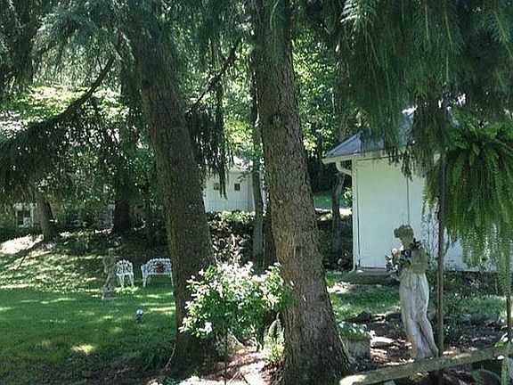 4th image of 247 Belleview Ave