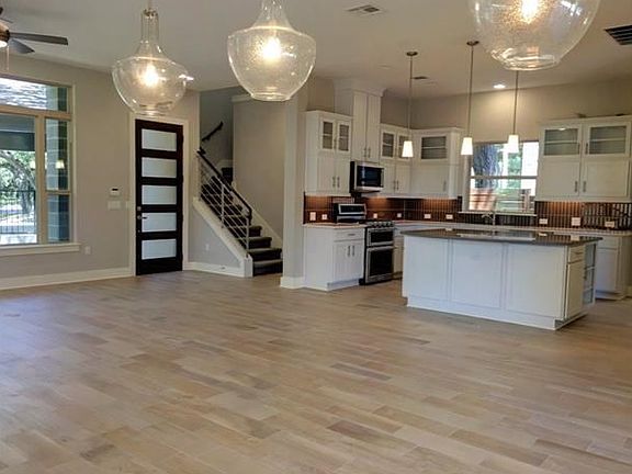 5th image of 811 S Center St #811