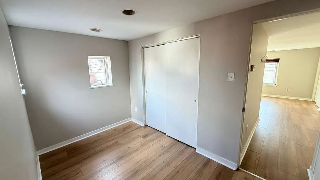 1 bed, 750 sqft, $1,300 — Photo 2