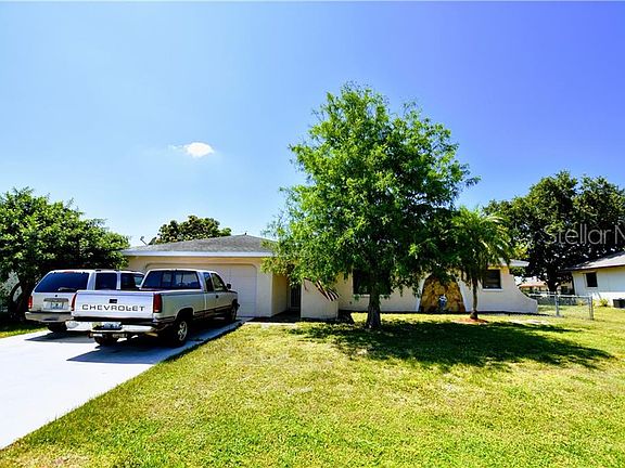 2nd image of 860 Dobell Ter