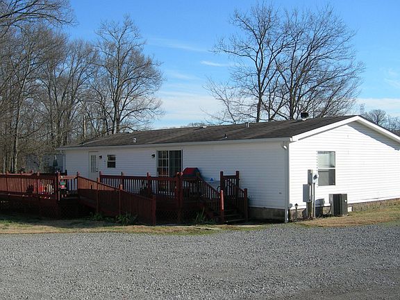 Huge deck with handicap accessible ramp. Perfect for outdoor entertaining!