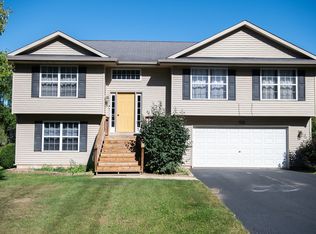 406 Lamplighter Loop SE, Poplar Grove, IL 61065