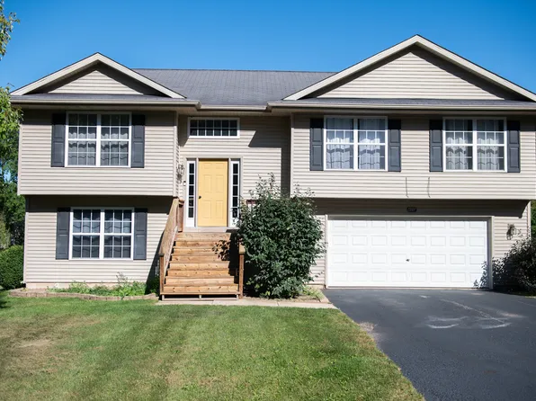 406 Lamplighter Loop SE, Poplar Grove, IL 61065