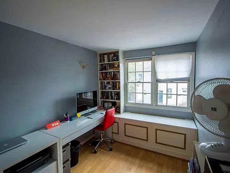 2nd bedroom