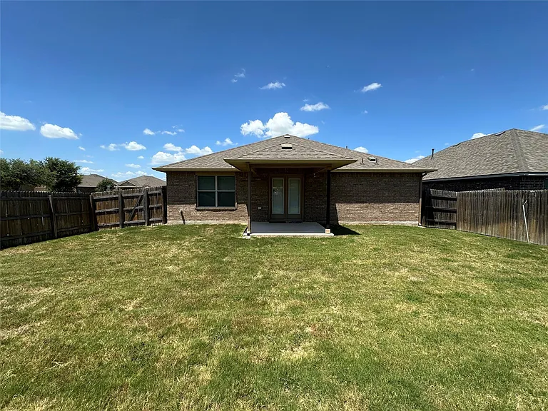 1919 Mexia Dr — Photo 12