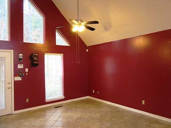 4th image of 472 Wagner Dr