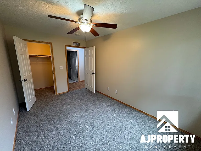 925 S Newcomb Ave — Photo 12