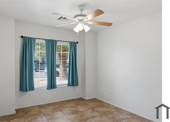 948 E Laredo St — Photo 27