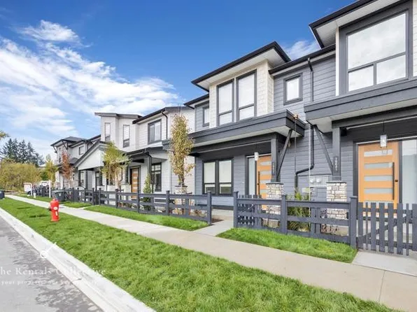 19637 76a Ave, Surrey, BC V3W 2W4