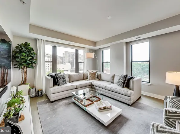 8302 Woodmont Ave APT 703, Bethesda, MD 20814