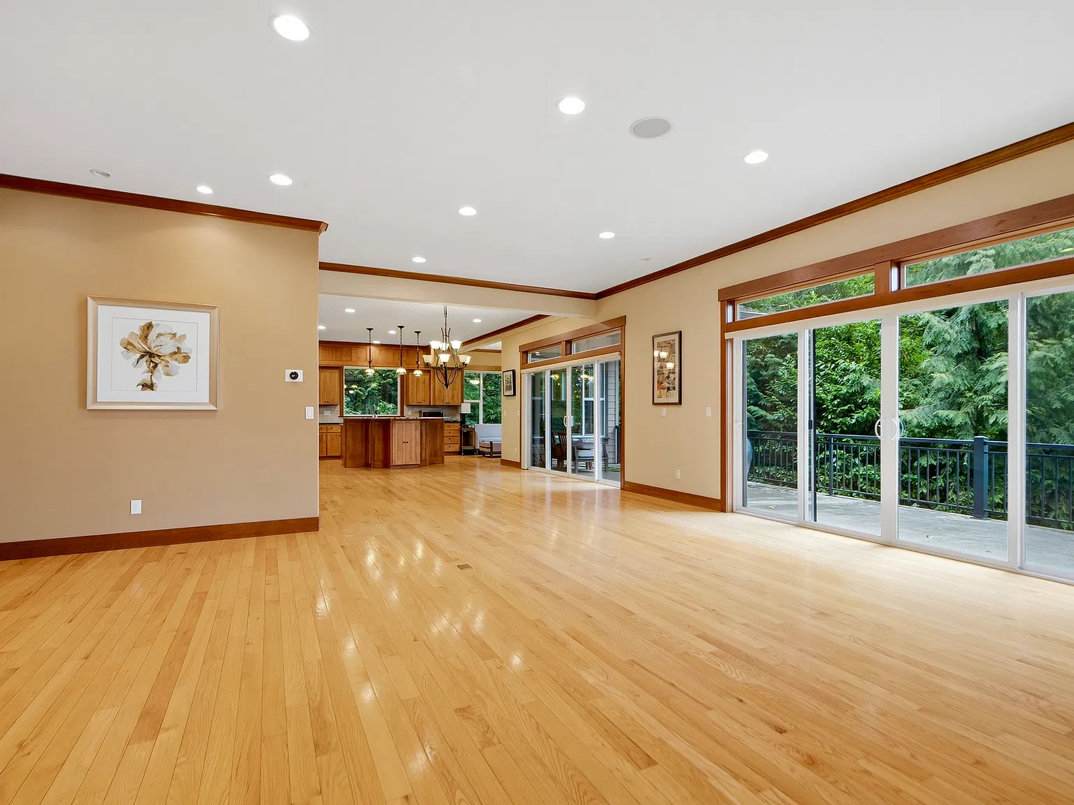 4 bed, 4560 sqft, $8,000 — Photo 4