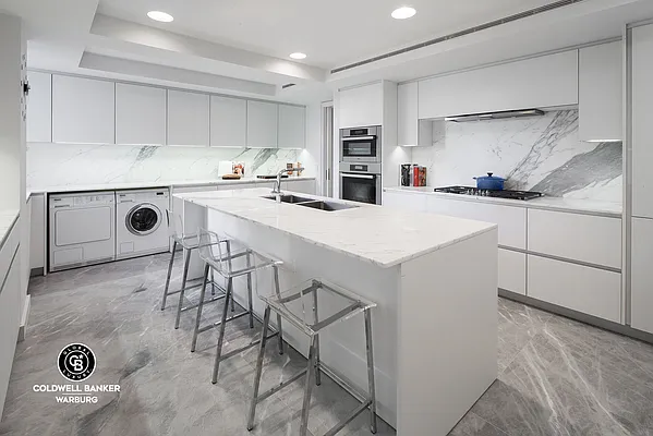 Rented by Coldwell Banker Warburg | media 16