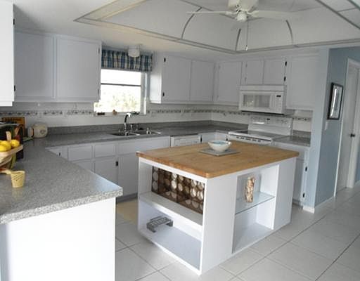 3rd image of 2296 Lemon St