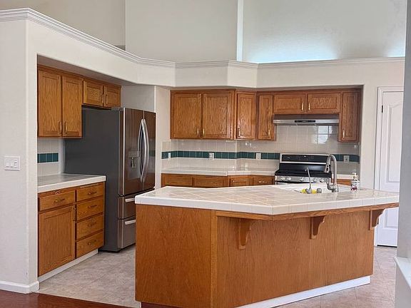 3rd image of 10374 N Sierra Vista Ave