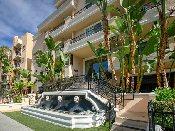 Mid-Wilshire Catalina