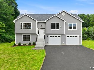 672 Vernon Street, Manchester, CT 06042