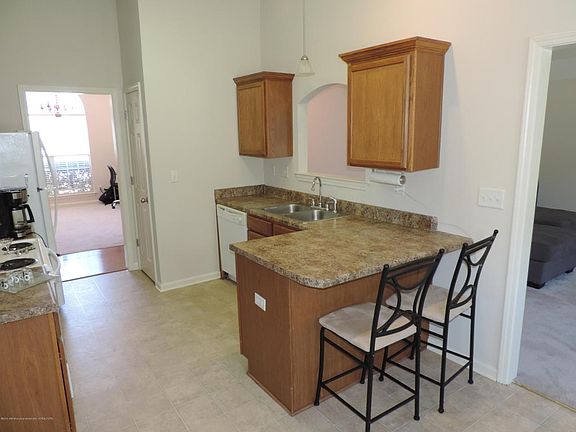 4th image of 5901 Cambridge Dr