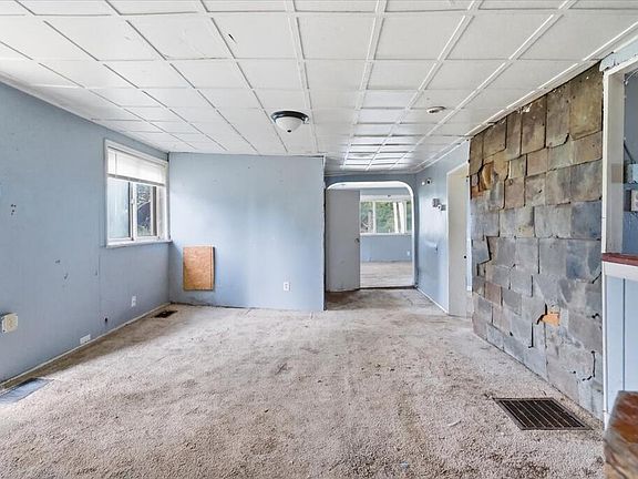 5th image of 6220 Olivesburg Fitchville Rd