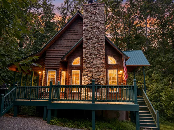 157 Frontier Dr, Hayesville, NC 28904