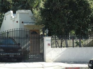 2452 N Beachwood Dr, Los Angeles, CA 90068