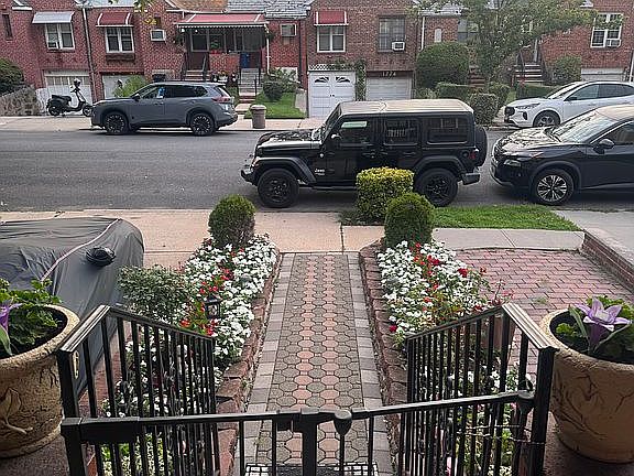 2nd image of 1777 Tenbroeck Ave